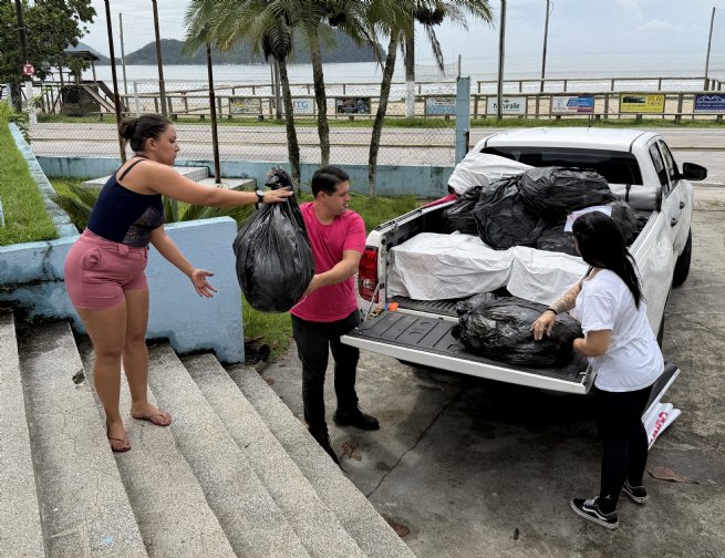 Fundo Social de São Sebastião doa itens para Ubatuba após chuvas fortes