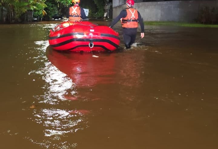 Temporal castiga Litoral Norte com inundações em áreas urbanas e resgate dramático em cachoeira