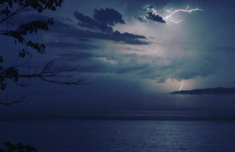 Alerta chuvas intensas com raios e vento forte na região de São Paulo