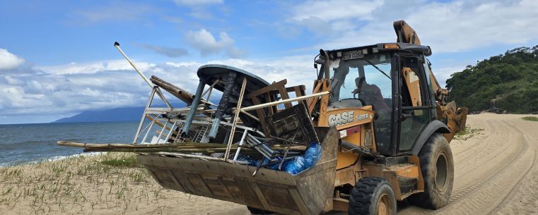 Fiscais apreendem objetos de ambulantes irregulares