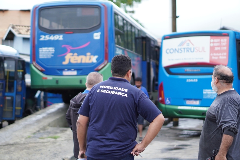 Prefeitura fiscaliza empresa de transporte coletivo em Ilhabela