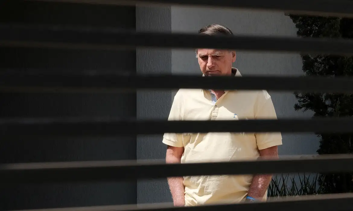 PGR envia parecer favorável à prisão domiciliar de Bolsonaro