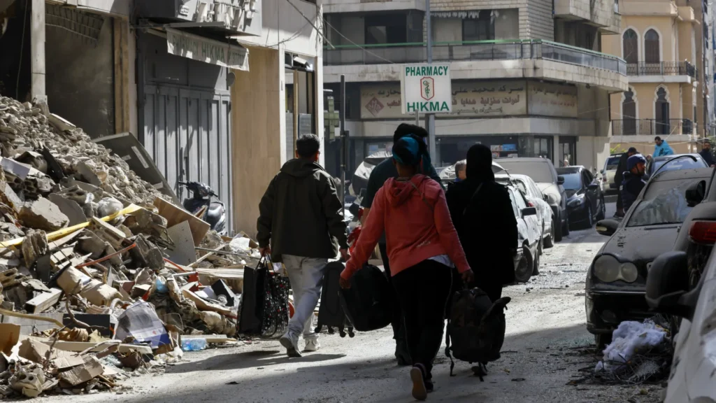 Guerra no Oriente Médio leva milhares a fugir para a Síria