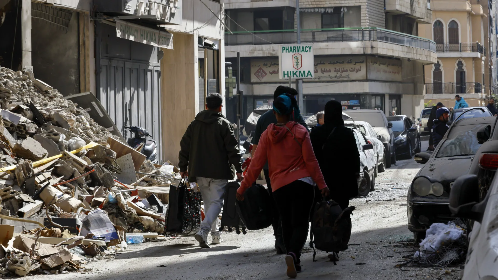 Guerra no Oriente Médio leva milhares a fugir para a Síria