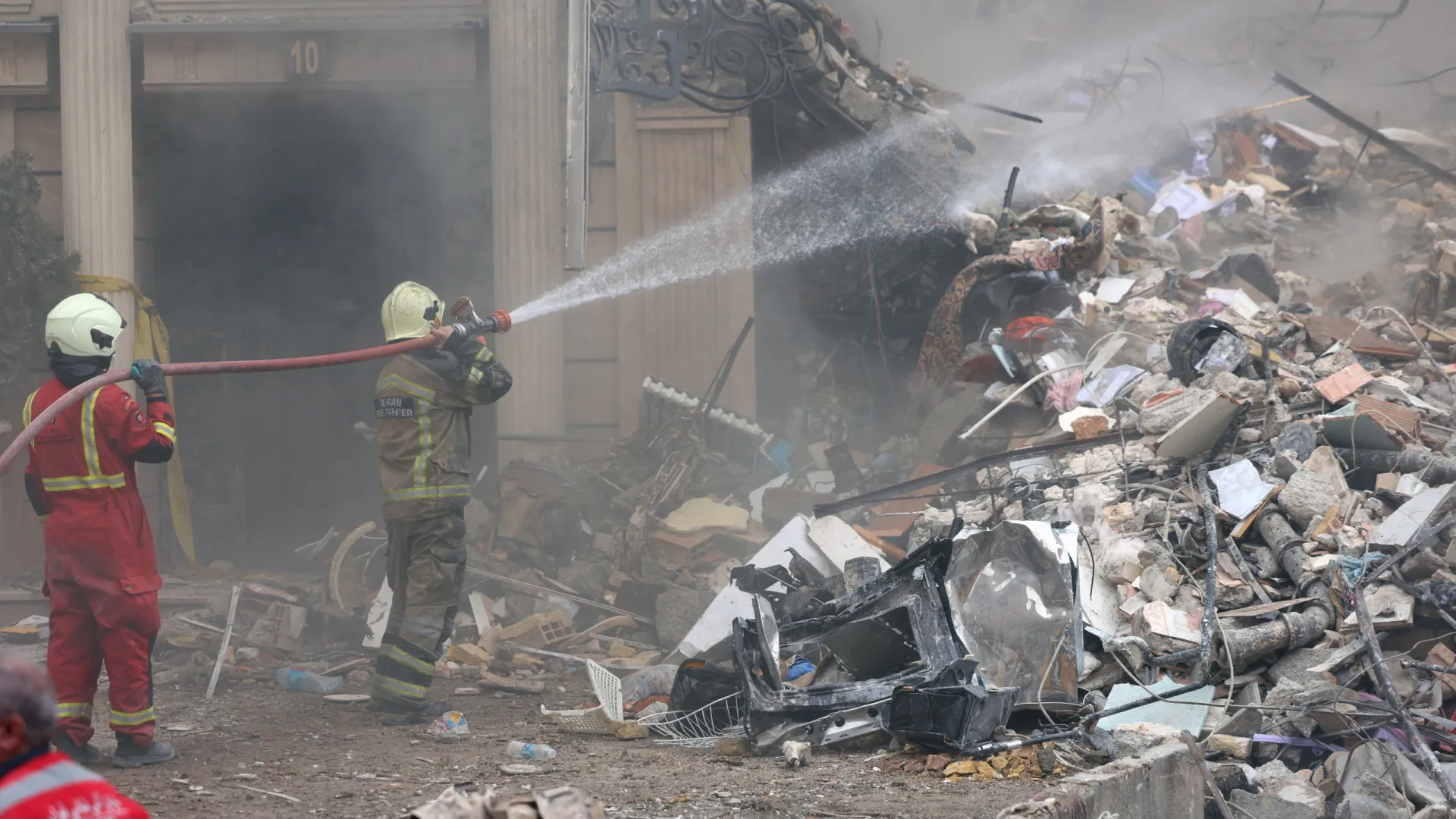 Ataques devastam hospitais no Irã