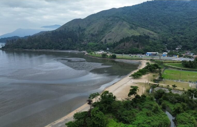 Homem encontrado degolado em praia