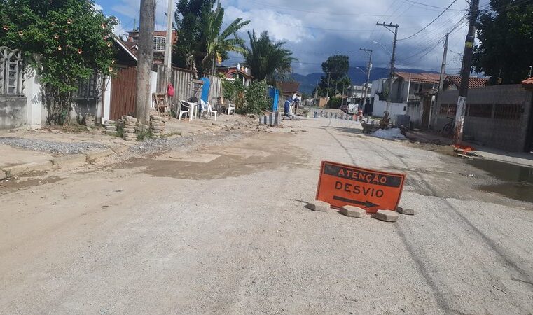 Sabesp é acusada de má conservação de ruas em Caraguatatuba