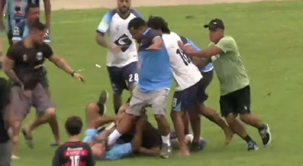 Árbitro é agredido em decisão da Copa