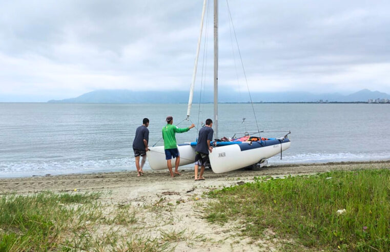 Adolescentes da Fundação CASA aprendem navegação em Caraguatatuba