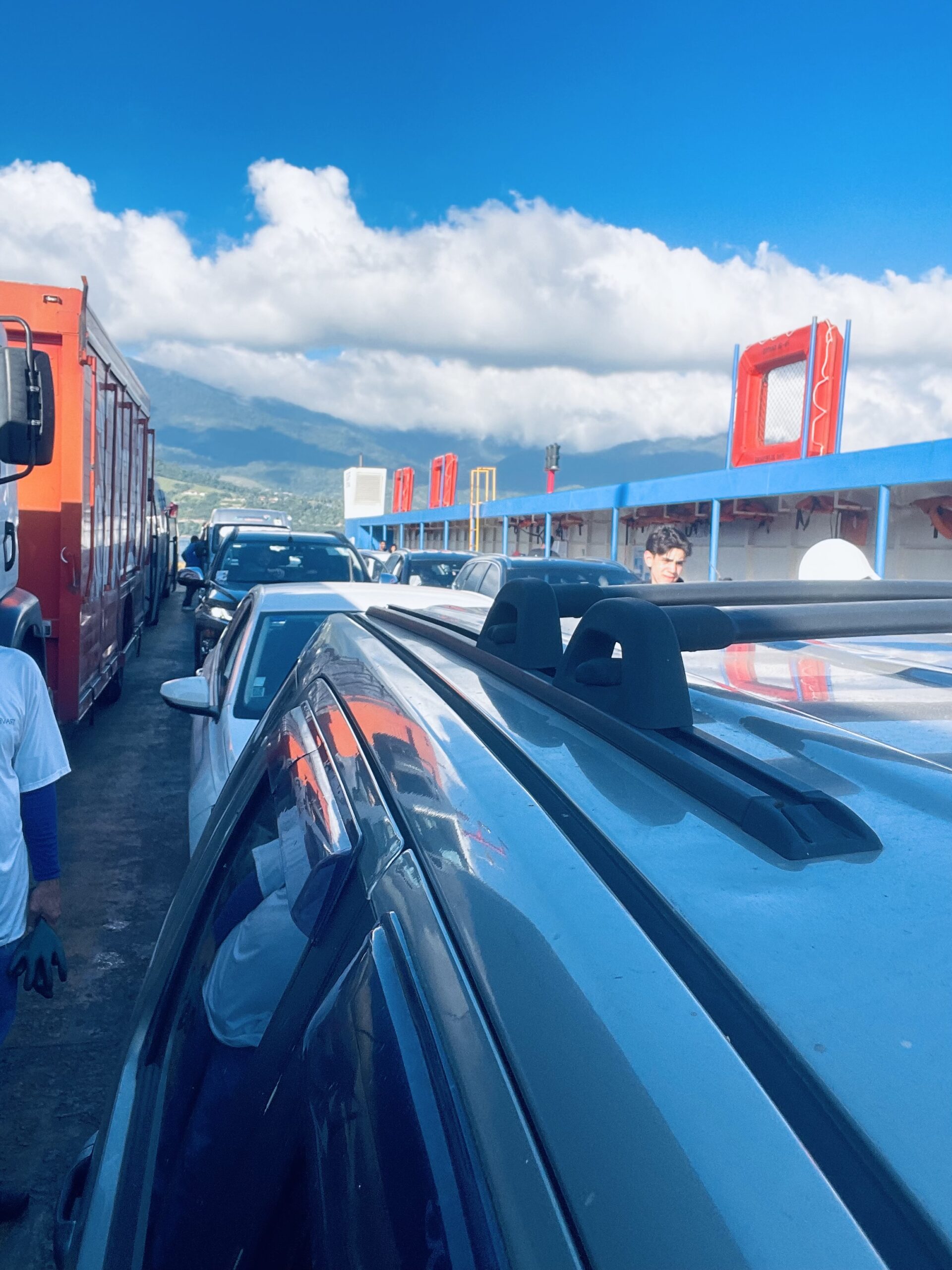 Boca no Trombone Litoral – Balsa da travessia de Ilhabela quebra, faz 40 minutos de perrengue e reacende debate da privatização