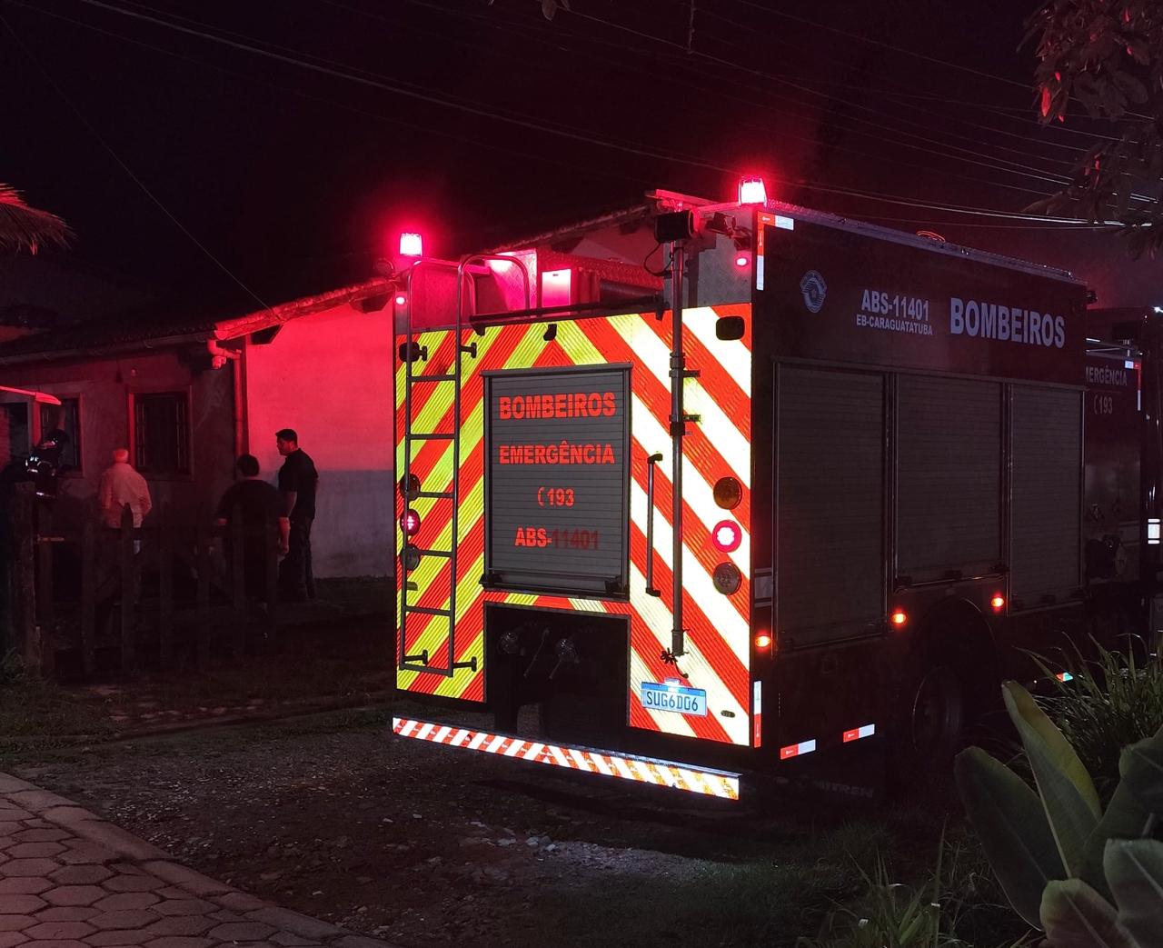 Incêndio em residência de Caraguatatuba