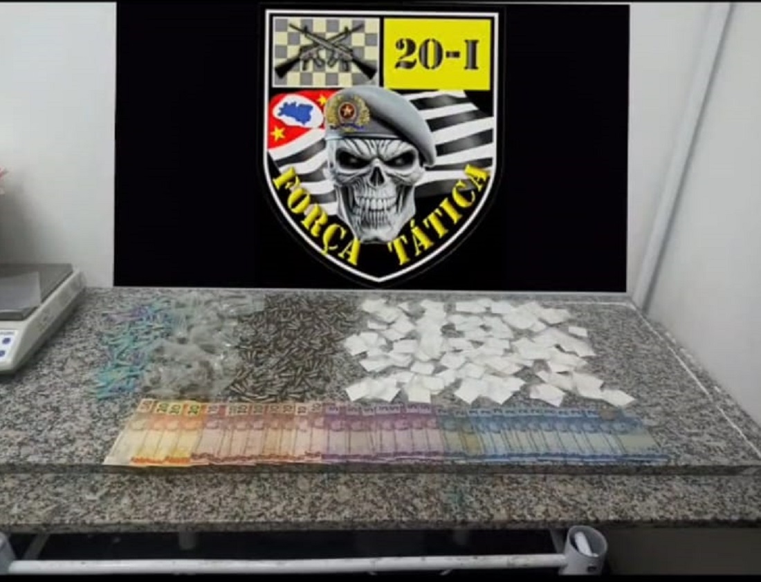 Força Tática desarticula ponto de venda de drogas no Morro do Algodão