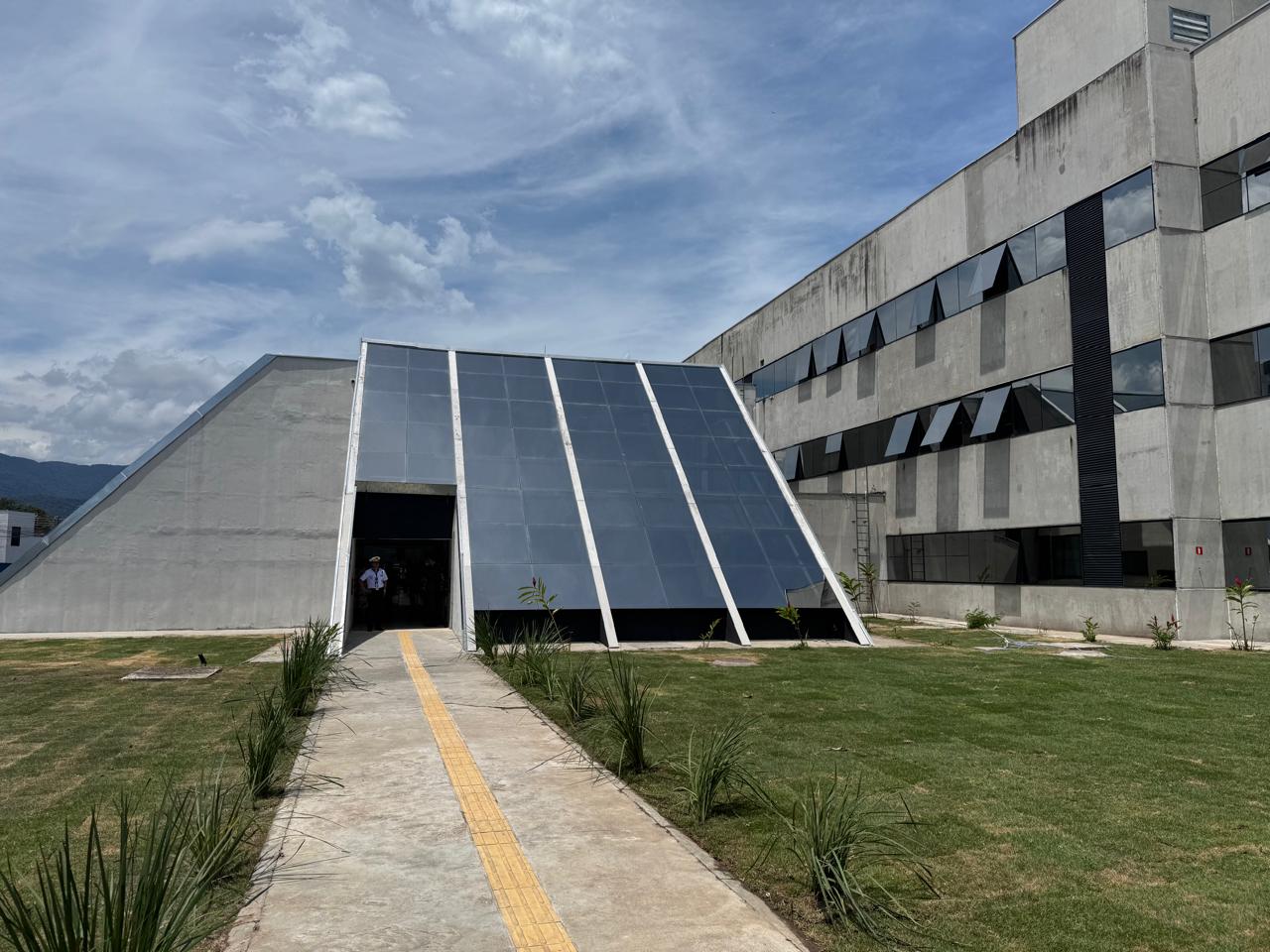 Homem é condenado a 28 anos por matar namorada de 16 anos