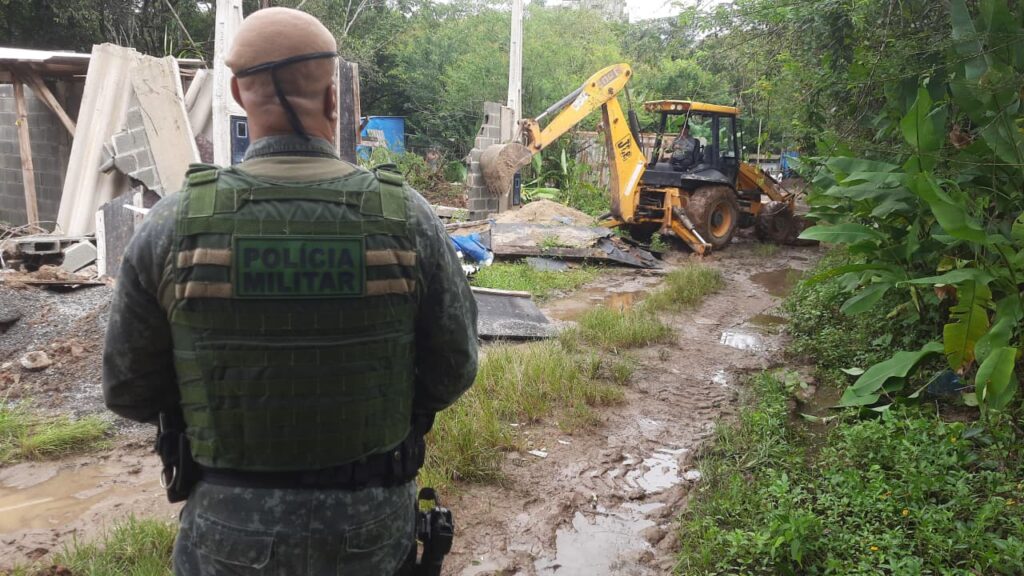 Polícia Ambiental autua intervenções ilegais no Rio Tabatinga