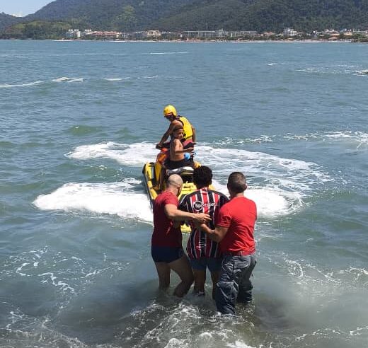 Jovem é resgatado em trilha com escoriações em Ubatuba