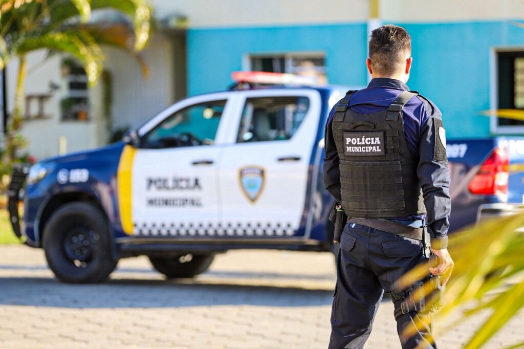 Homem é preso por tráfico de drogas após perseguição violenta