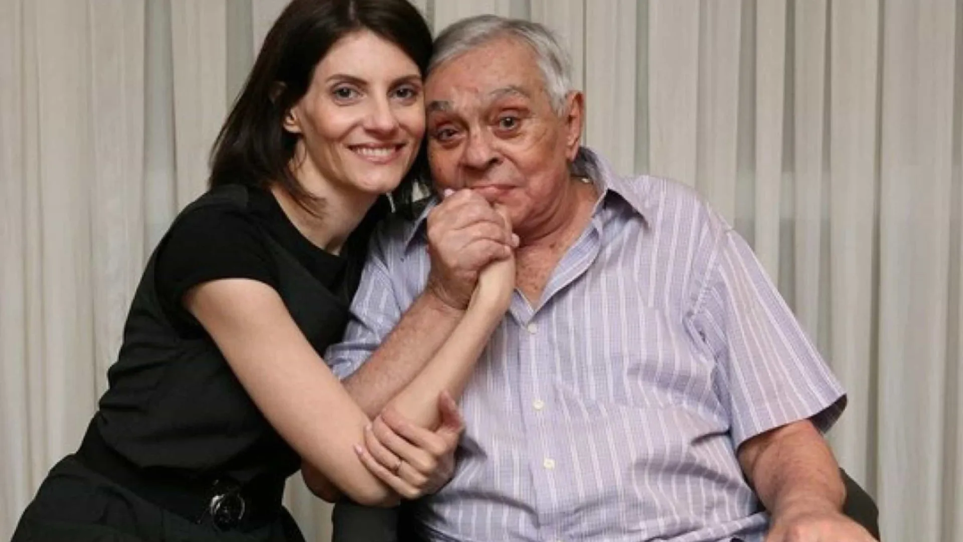 Viúva de Chico conta mágoa do humorista: 'Mataram ele 14 anos antes'