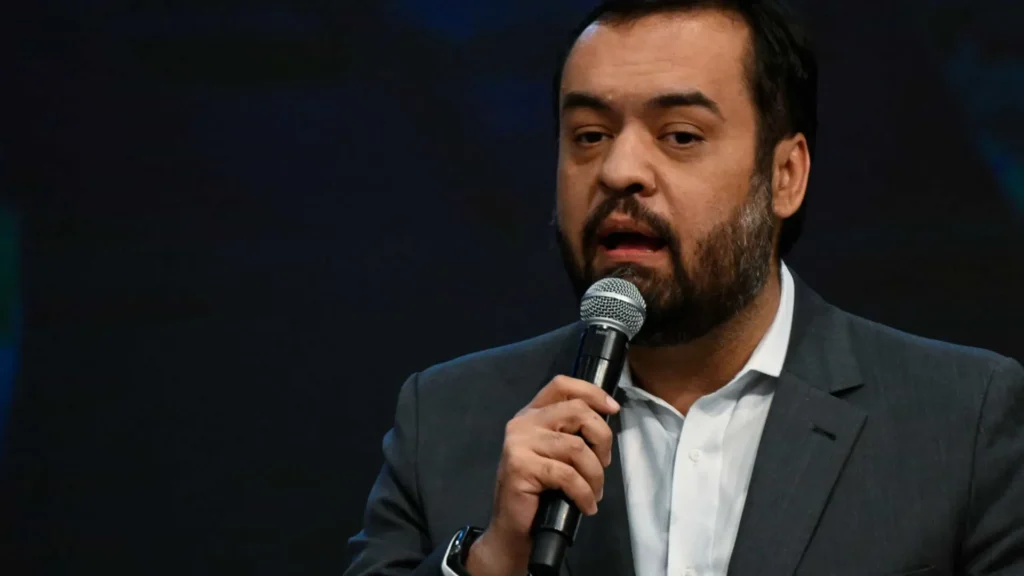 Castro renuncia ao Governo do RJ um dia antes de julgamento