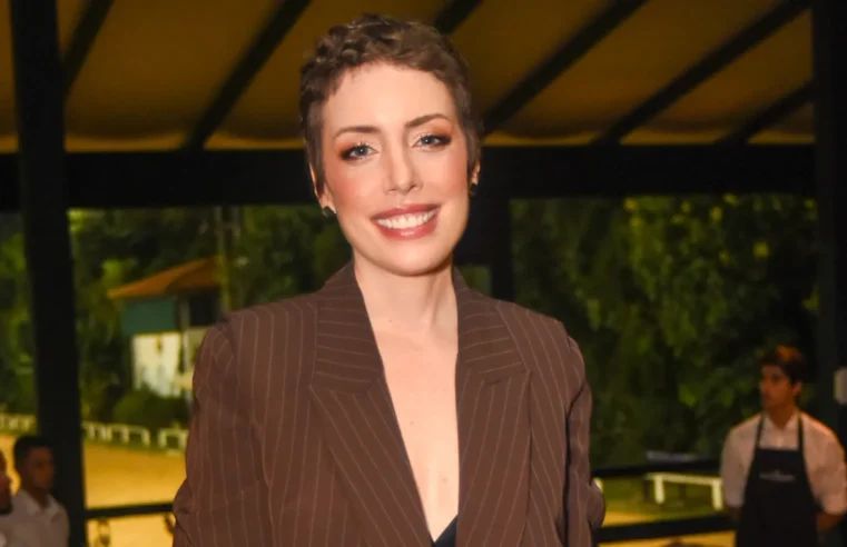 Fabiana Justus homenageia doador de medula em cerimônia de renovação de votos