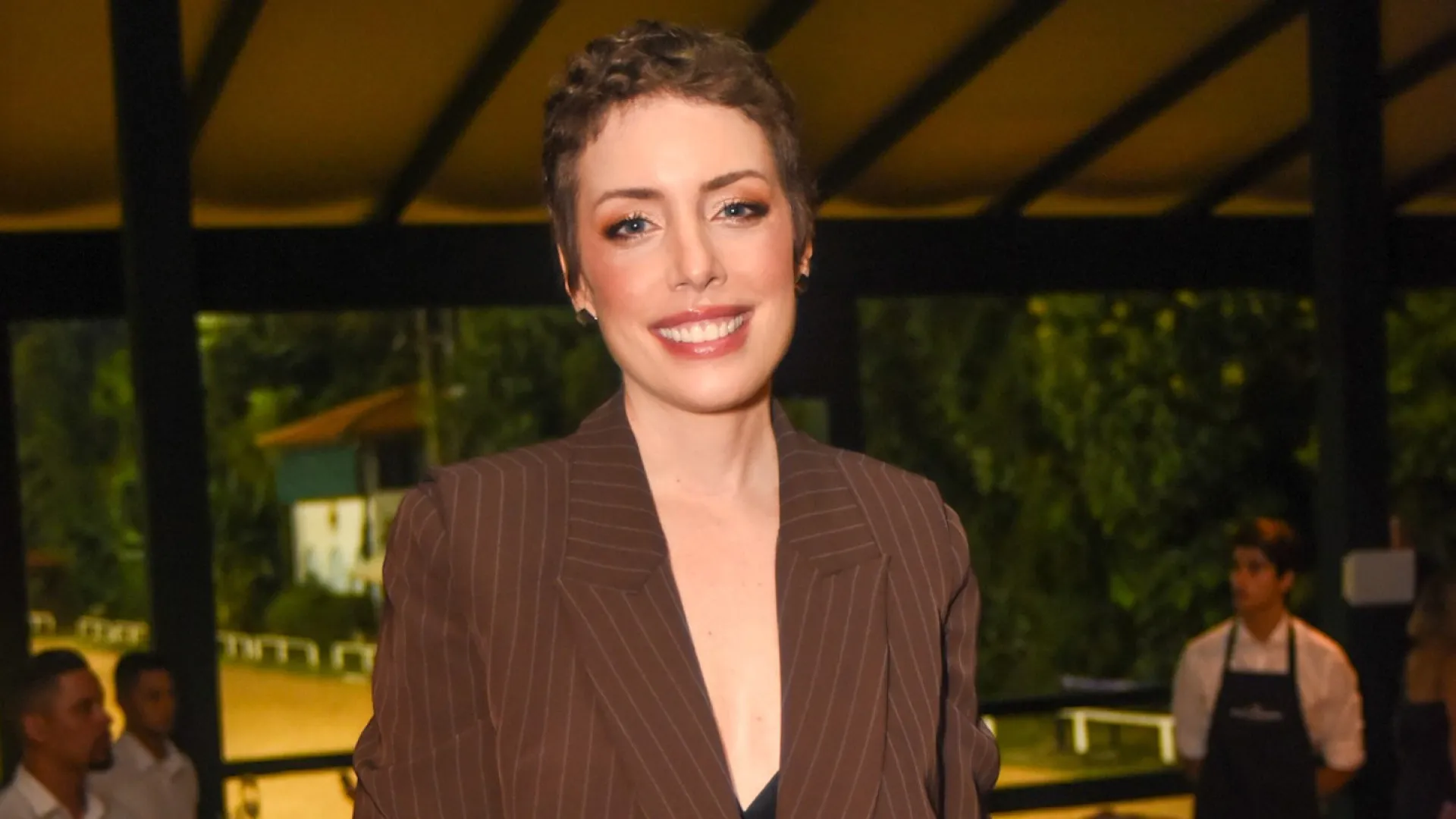 Fabiana Justus homenageia doador de medula em cerimônia de renovação de votos