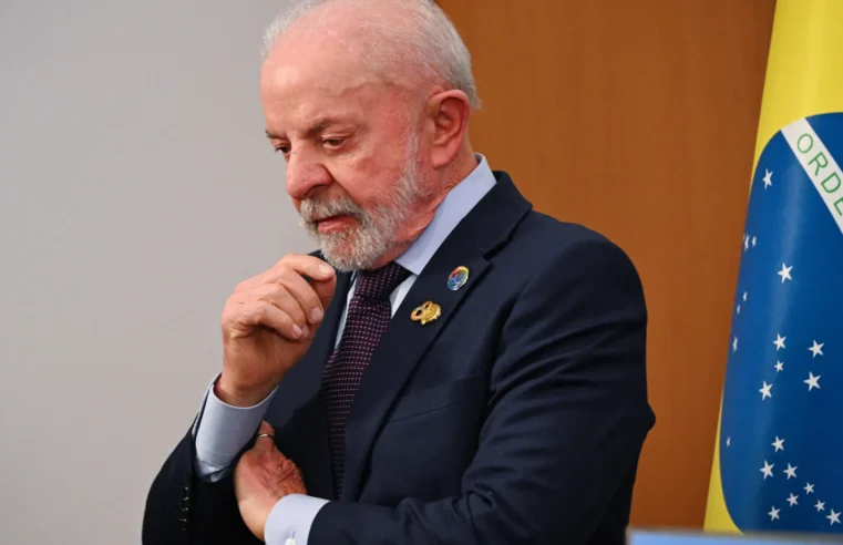 Lula discute reação política a caso Master e endividamento