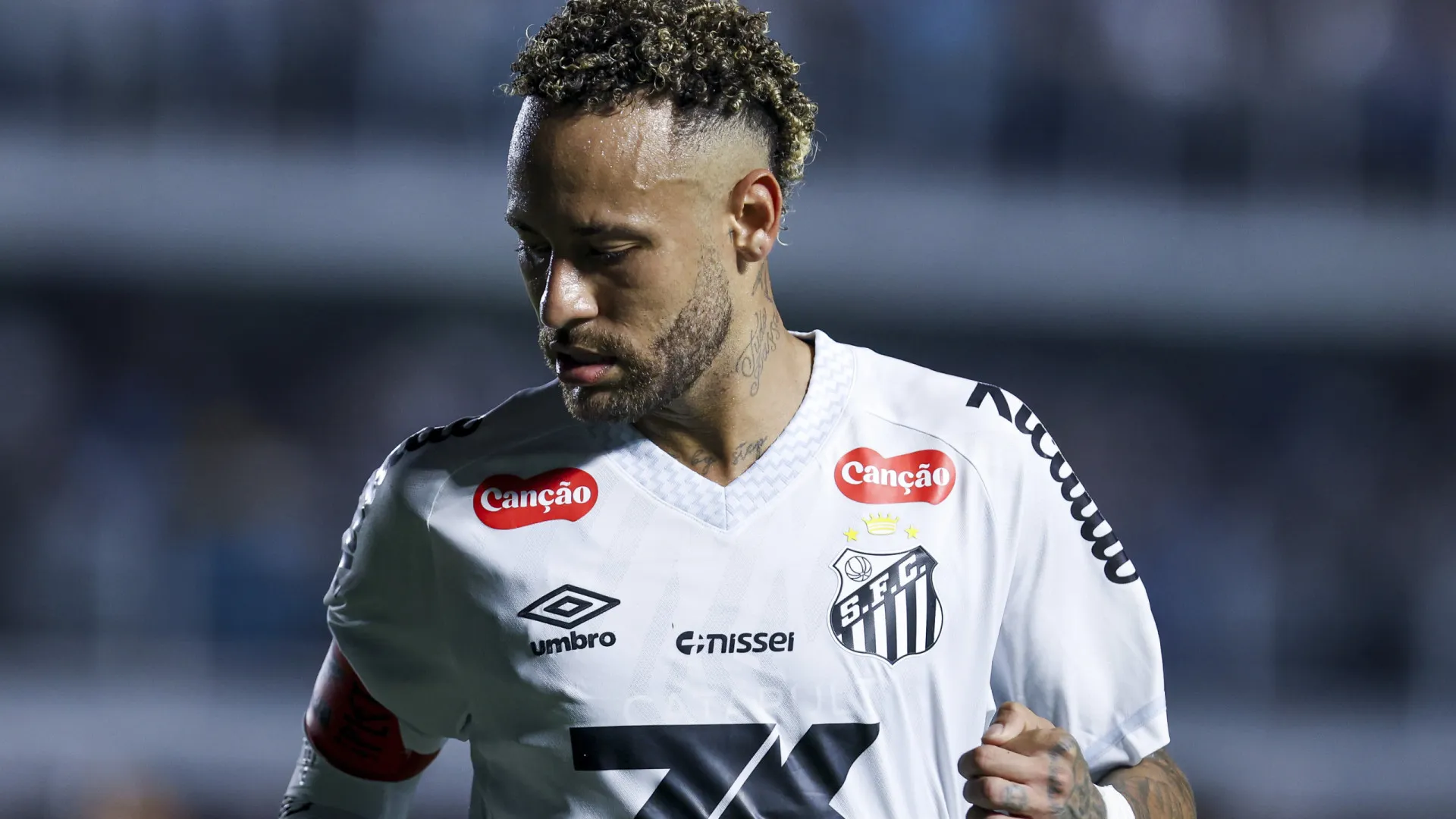 'Neymar chegou ao fundo do poço', diz jornal espanhol