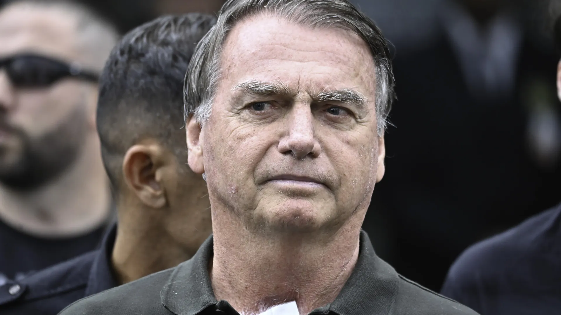 Bolsonaro deve receber alta da UTI em breve, dizem médicos