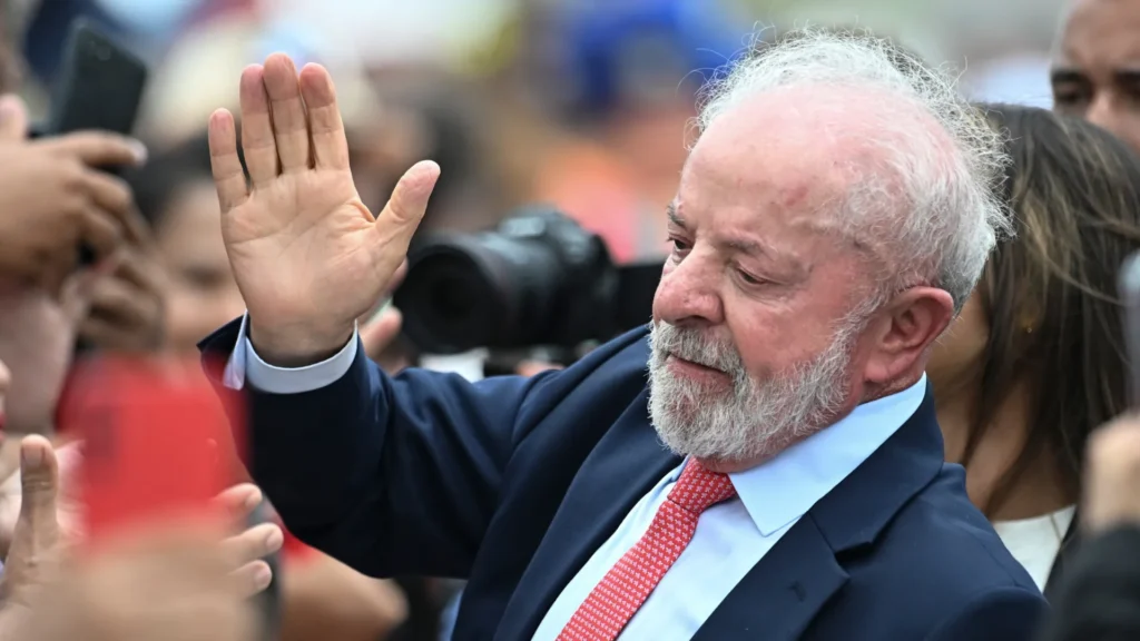Lula é favorito, mas máquina que ele comanda está em fumaça
