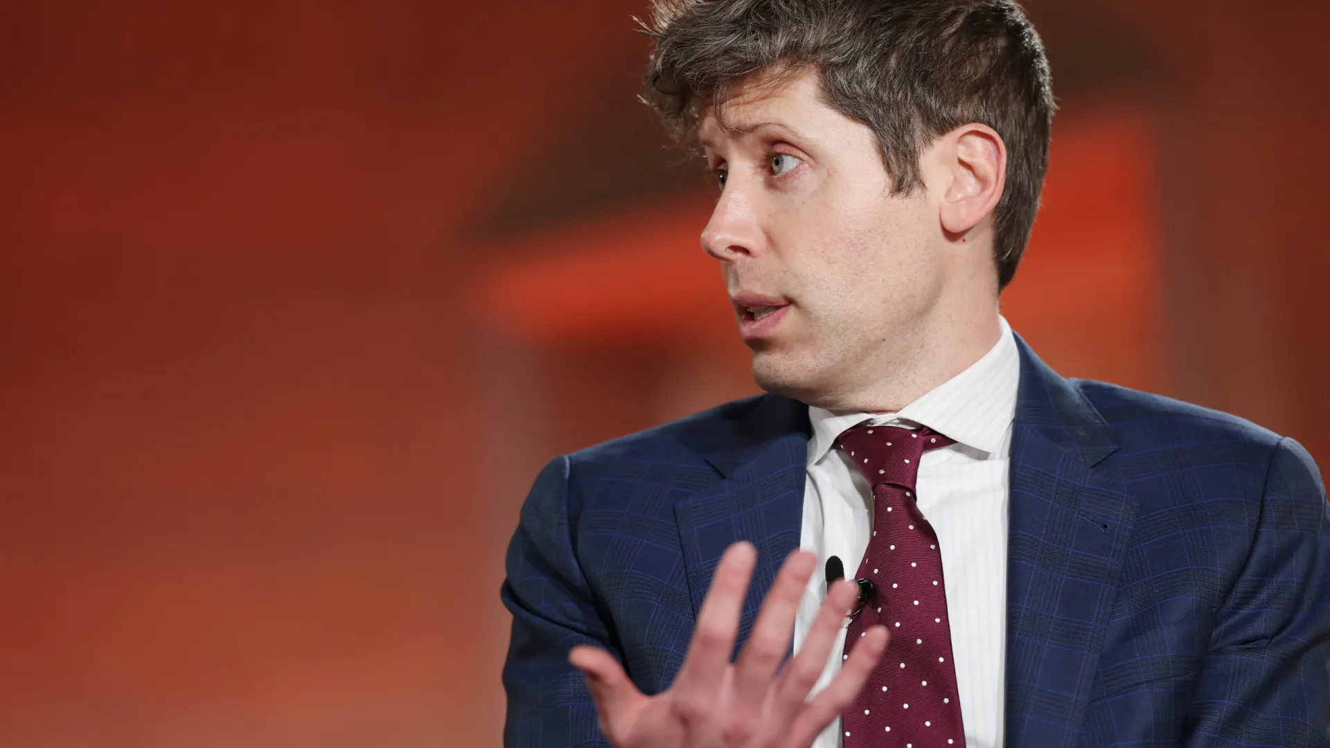 Líder da OpenAI admite que IA não é popular no mundo