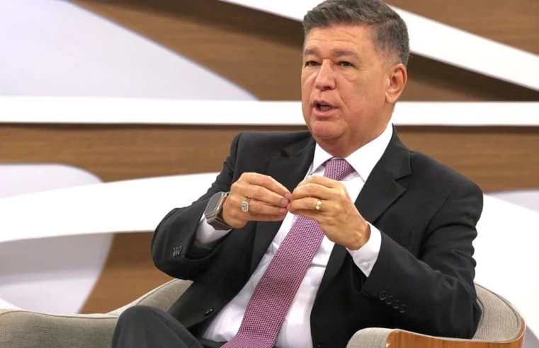 Relatório da CPMI do INSS pede indiciamento de 216 pessoas