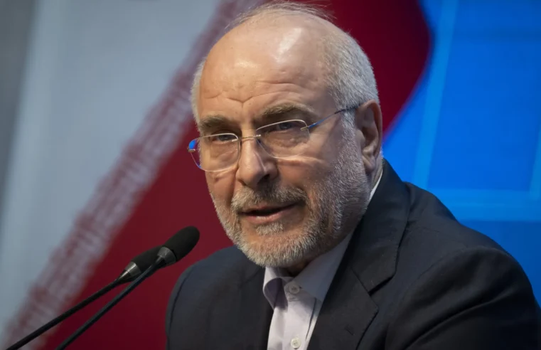 Governo Trump avalia colocar presidente do Parlamento do Irã no poder, diz site