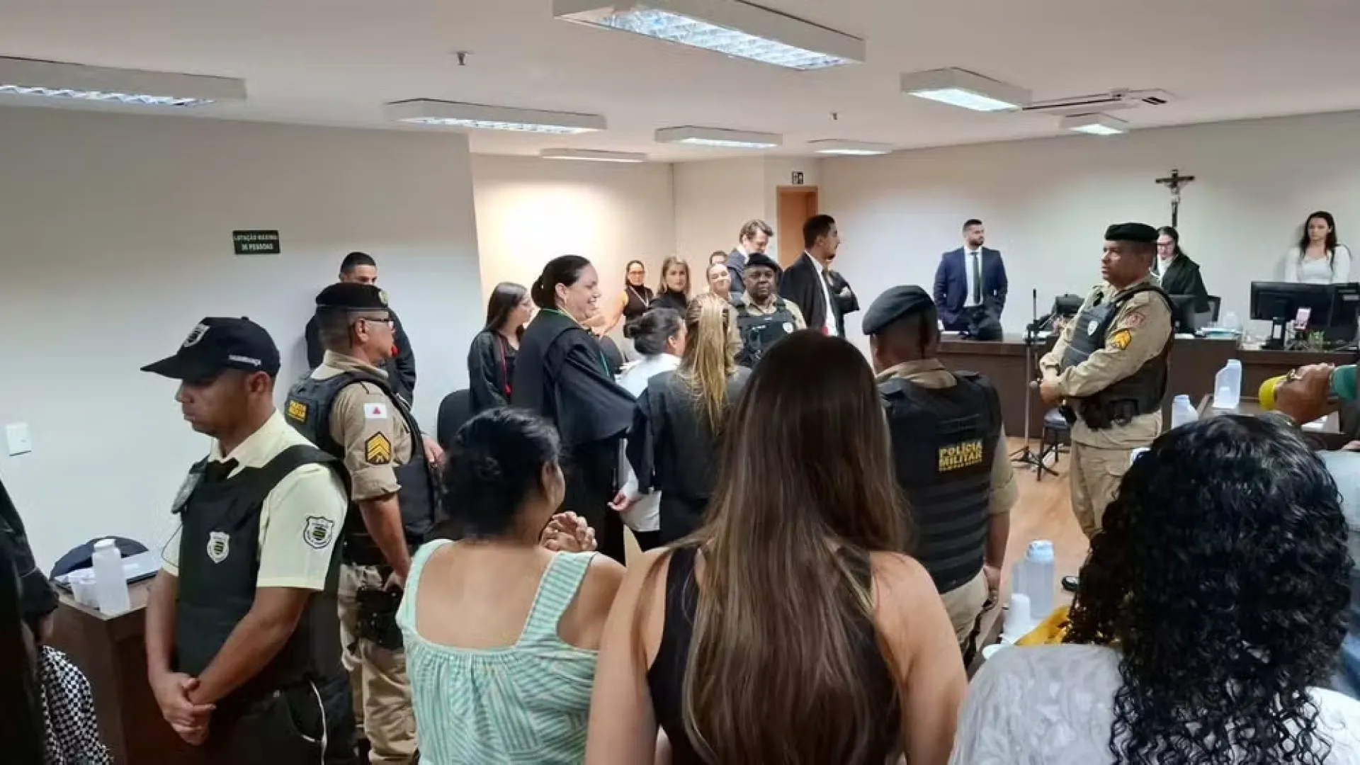 Mãe é absolvida por matar e mutilar abusador da filha