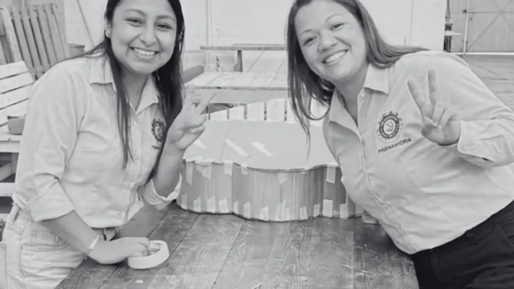 Aluno de 15 anos mata 2 professoras a tiros em escola mexicana