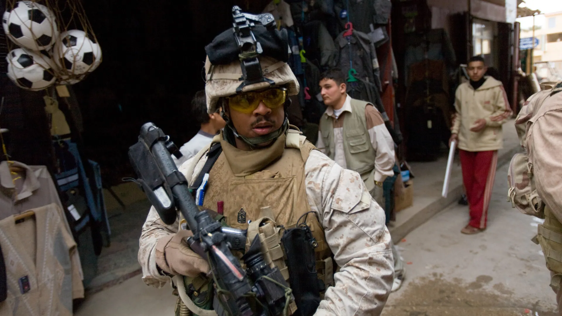 Irã amplia ofensiva com ataques a Israel e Golfo