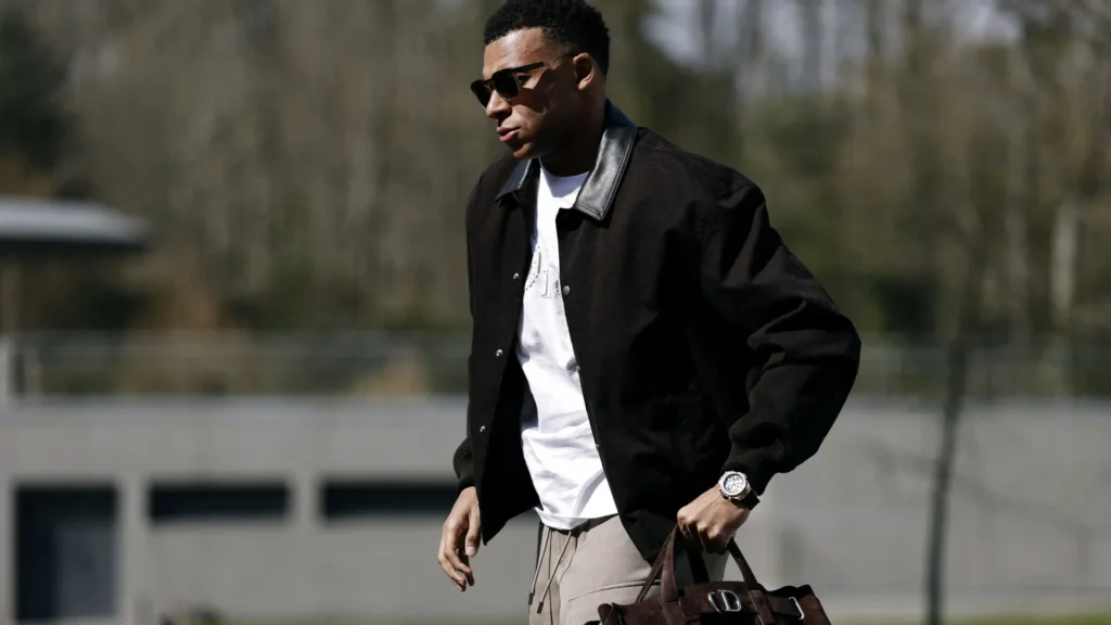 Mbappé nega erro médico no Real, mas crise persiste