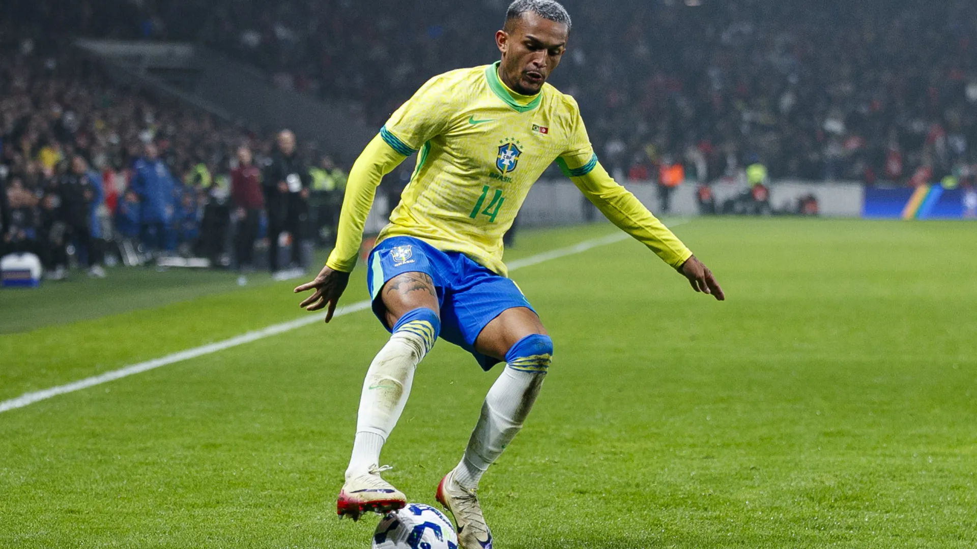 Raphinha e Wesley são cortados por lesão para a Croácia