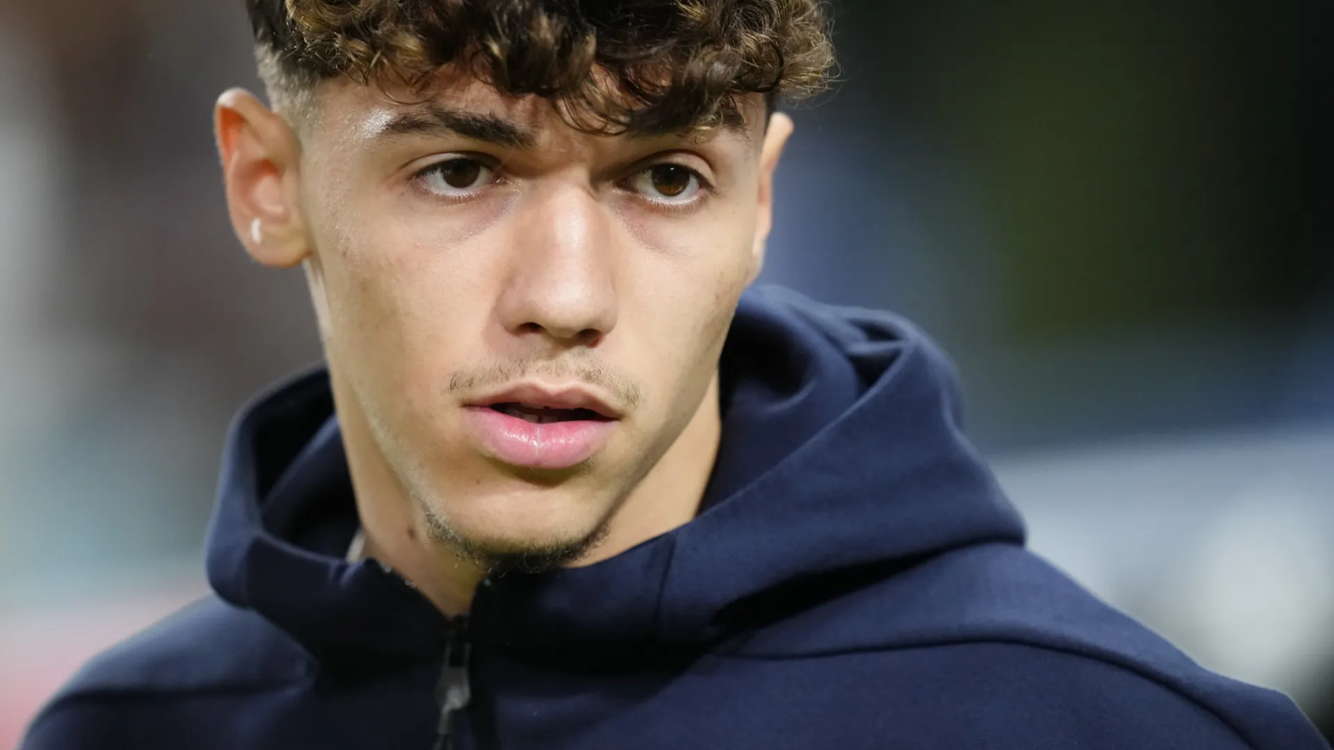 Jogador de futebol escolhe seleção da Espanha