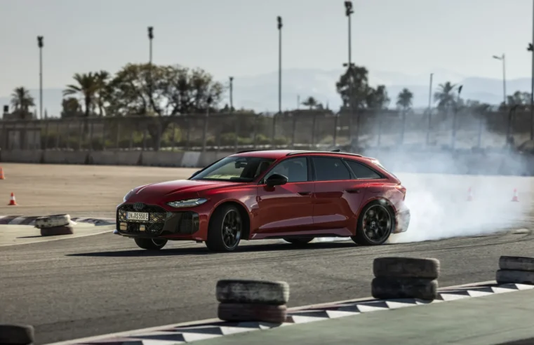 Audi RS 5 estreia com controle inteligente de torque