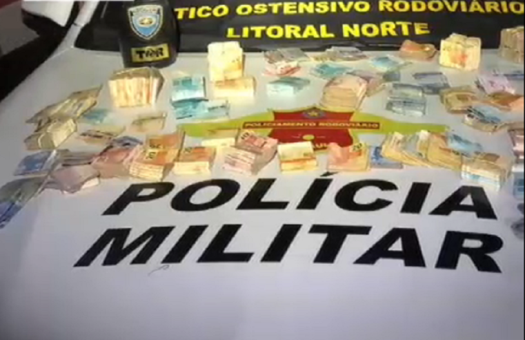 Polícia descobre quase R$ 100 mil escondidos em estepe de carro em Caraguatatuba