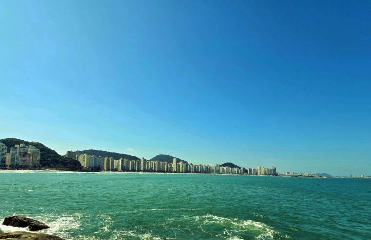 Praias de Guarujá são impróprias para banho no fim de semana