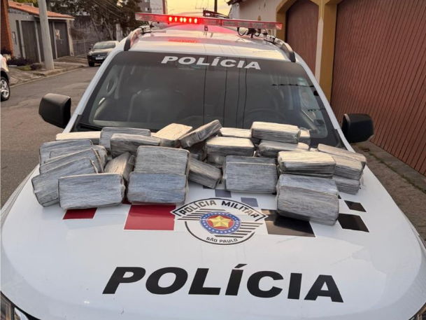 PM apreende 50 tijolos de crack em Jacareí