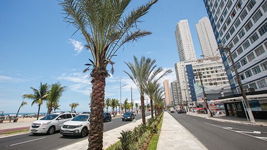 Avenida Castelo Branco é interditada em Praia Grande