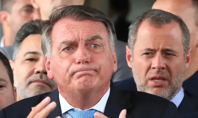 Bolsonaro é autorizado a prisão domiciliar por 90 dias