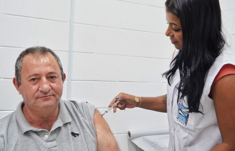 São Sebastião vacina contra a Influenza em Dia D