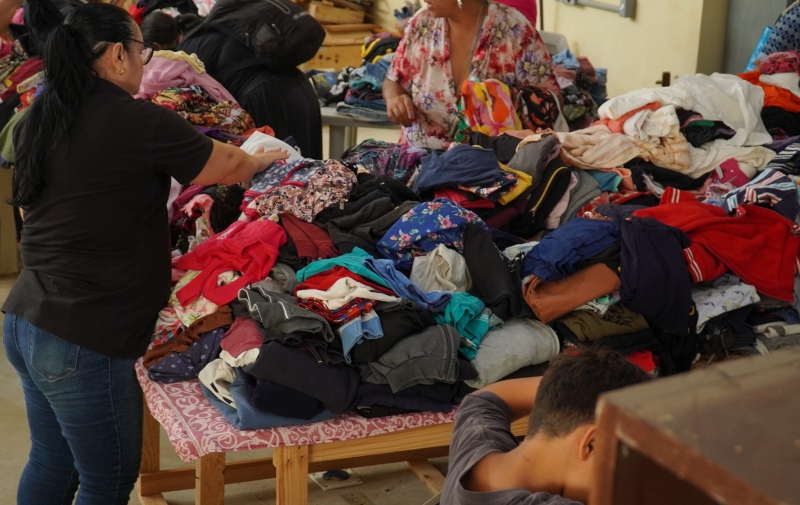 Varal Solidário entrega roupas e itens de primeira necessidade