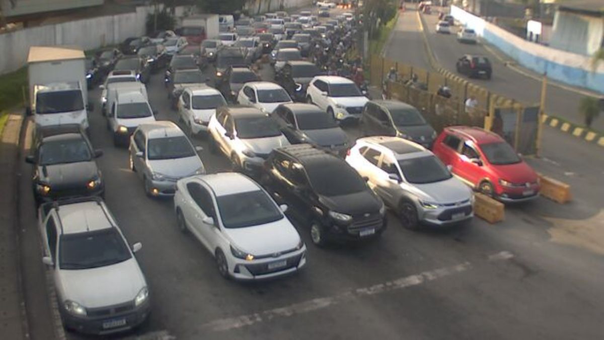 Onze pontos de travessia lotados no litoral paulista