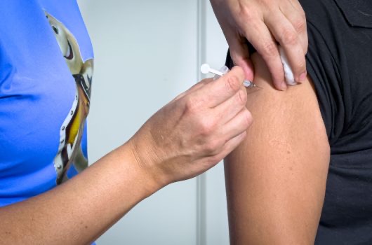 Dia D de vacinação contra influenza mobiliza unidades de saúde neste sábado (28) em Caraguatatuba