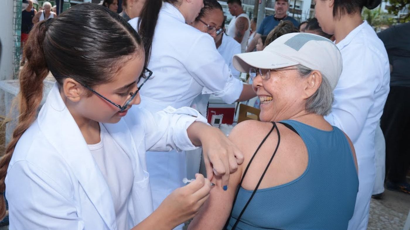 Vacina da gripe é liberada para todas as idades em Santos