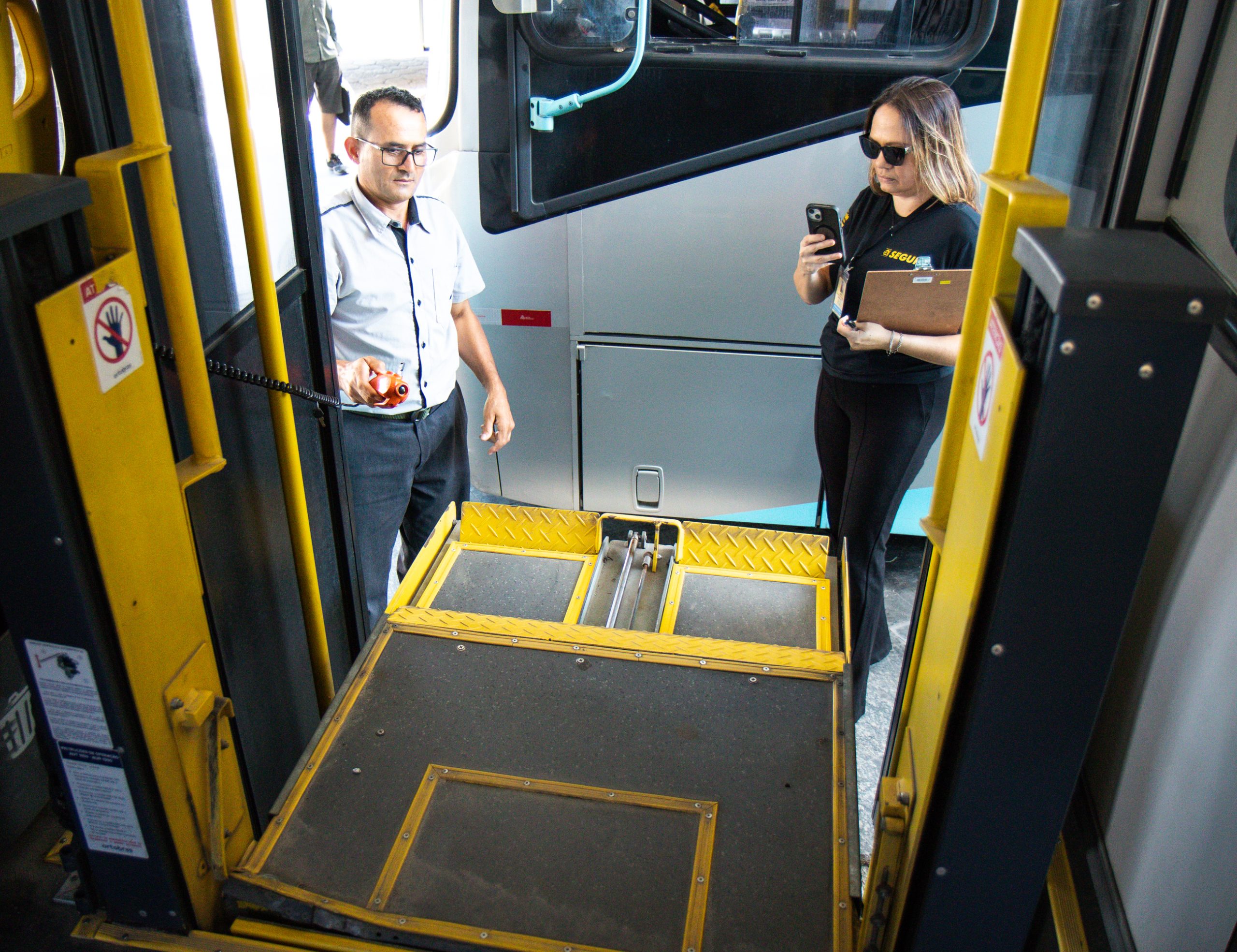 Prefeitura ordena reparo em elevadores de ônibus com falhas