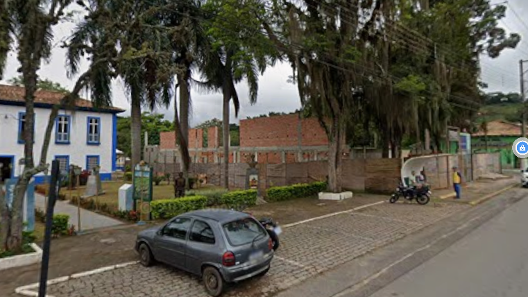 Motorista é alvo de tiros em Areias